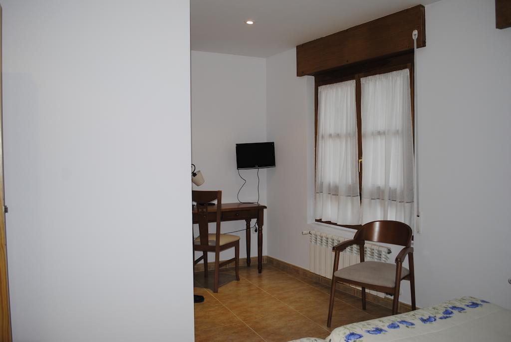 Hotel Rural La Corte De Los Pinares Vinuesa Room photo