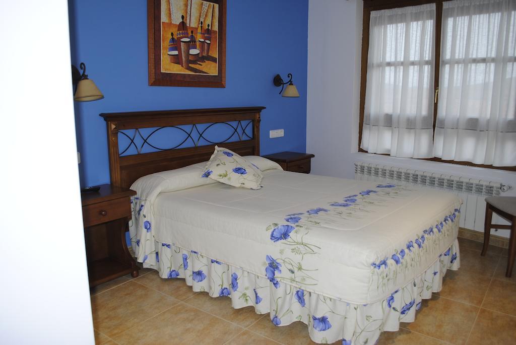 Hotel Rural La Corte De Los Pinares Vinuesa Room photo